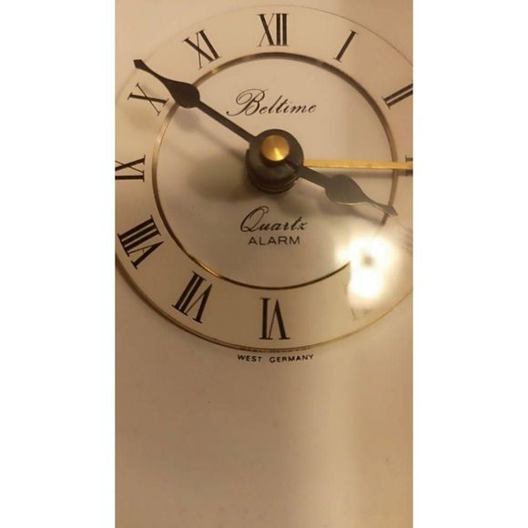 Vintage Belt time brass table top alarm - Picture 3 of 9